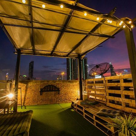 The Bridge Hostel Bangkok Esterno foto
