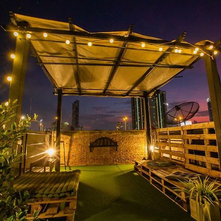 The Bridge Hostel Bangkok Esterno foto