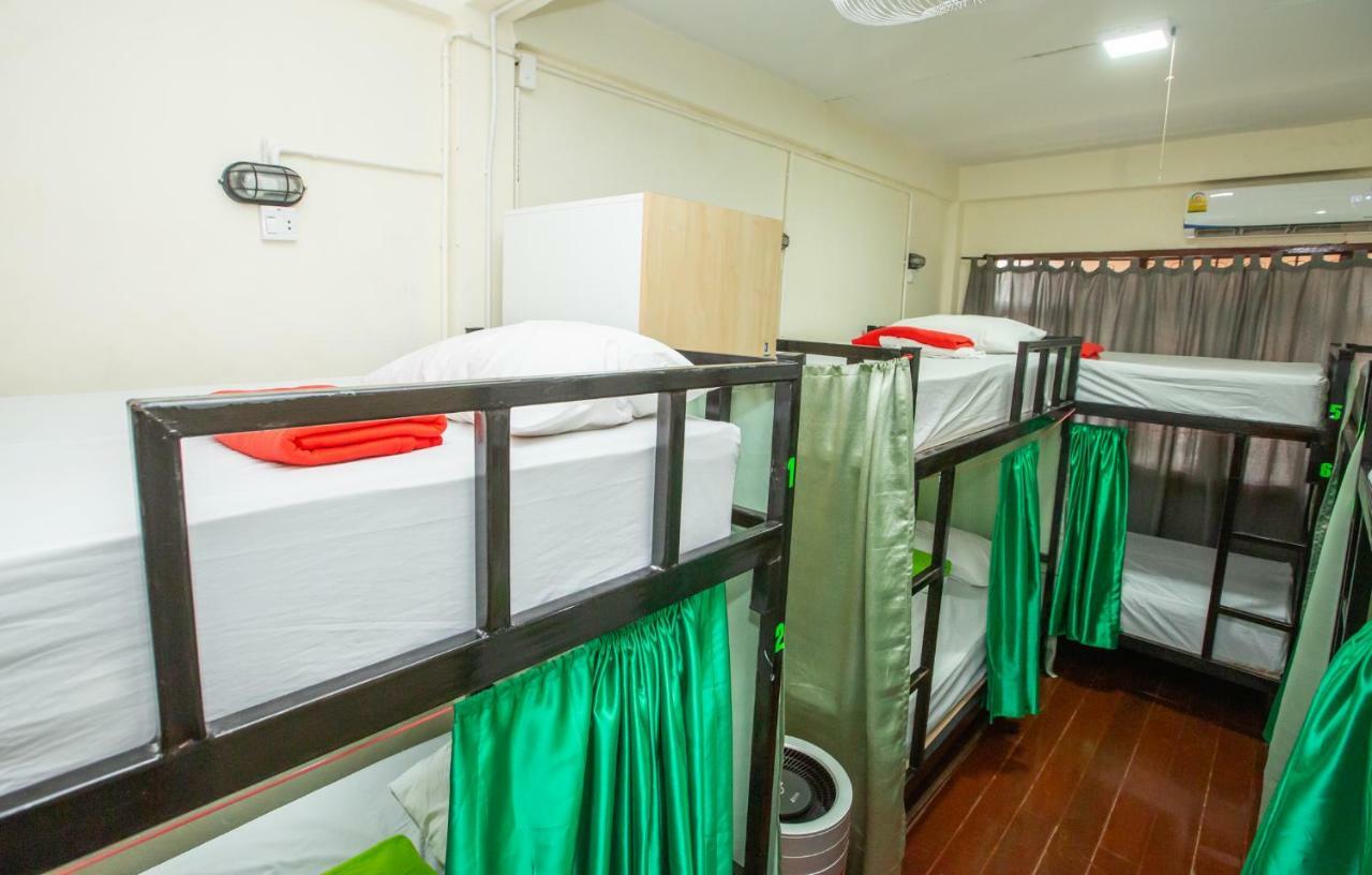 The Bridge Hostel Bangkok Esterno foto