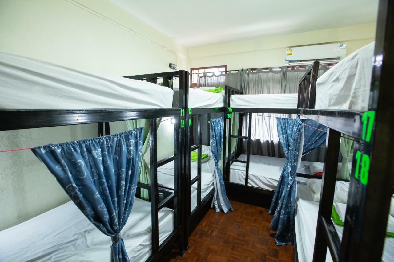 The Bridge Hostel Bangkok Esterno foto