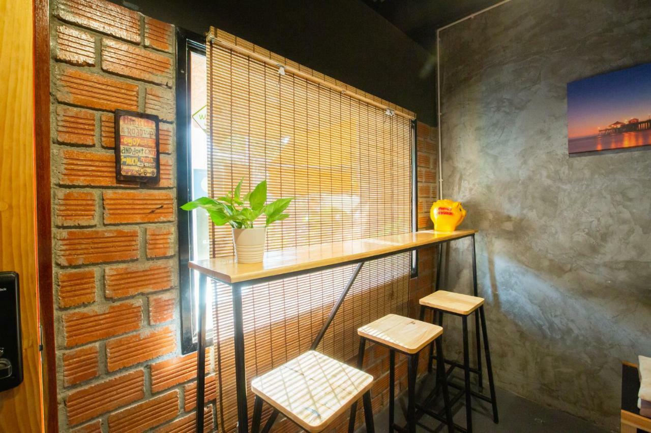 The Bridge Hostel Bangkok Esterno foto